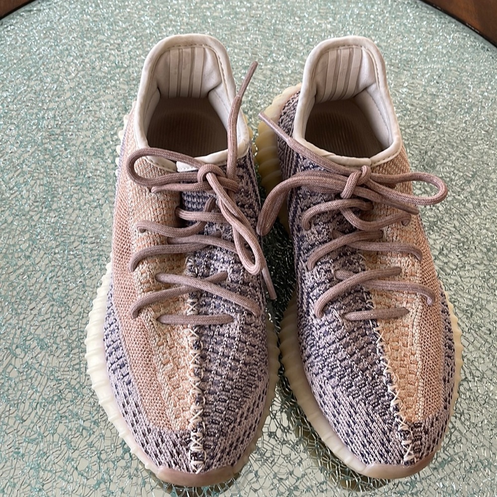 Yeezy US size 6 , but fits women size 7-7.5